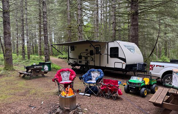 2017 Winnebago Industries Towables Minnie 2455 BHS