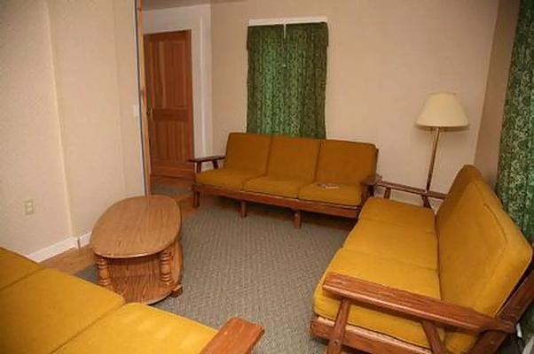 01, Loop: CARETAKERS CABIN