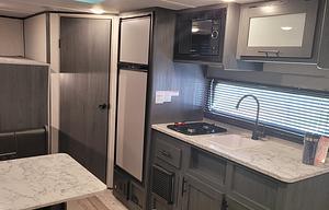 ★FULL size BUNKS★Sleeps 6★Exit 407