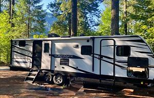 Fun Family Trailer! '22 Sundance Ultra Lite