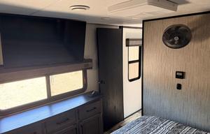2022 Durango Durango D348BHF RV rental photo 12