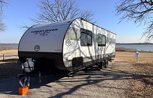 Ranger | Lightweight Camper w/ King Bed