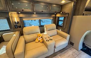 Tiffin Allegro Bay Super C