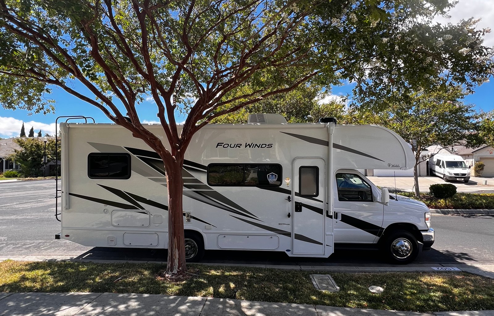 2024 Thor Four Winds 26X | Modern RV | Delivery