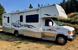 Beautiful, Spacious, Easy Driving Winnebago!