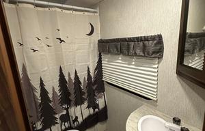 Family & Pet Friendly 28' Camper Near Campsites!
