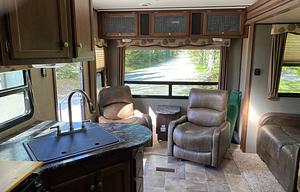 2016 Keystone RV Sprinter 252FWRLS RV rental photo 4