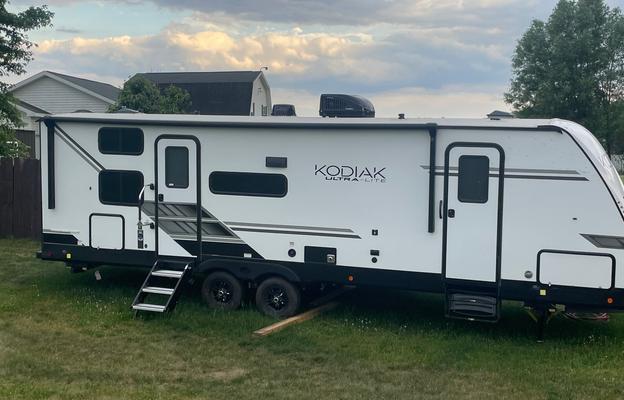 2022 Dutchmen RV Kodiak Ultra-Lite 289BHSL RV rental photo 1