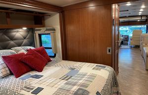 Luxury 2017 Winnebago- 2 FULL Baths/Bunks-Families