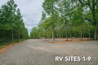 Huckleberry Hideaway Cabins and RV