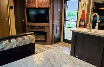 Clean & stocked! 2018 Keystone RV Outback 335CG