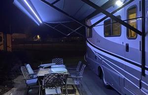 Luxury Diesel-Dog Friendly-Easy to Drive-Sleeps 6