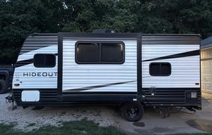 Firefly | Fully Stocked Family Camper | Sleeps 5