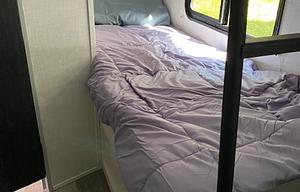 R-POD 193 w/King Size Bed **Delivery Offered**
