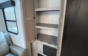 Dutchman Kodiak Ultimate RV