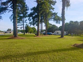 Eagle's Nest Campground