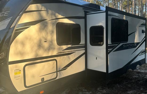 Camper in NW FL. | Sleeps 4| Delivery Avl.