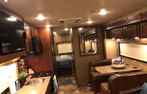 2017 Thor Motor Coach Chateau 31L