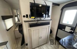 Family/Group Friendly - 2022 Tracer 24DBS