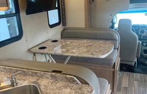 HANK - 2018 Thor Motor Coach Four Winds 11768WNW