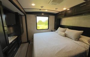 Harvey the RV - King bed & bunks, 2 A/Cs, Sleeps 6