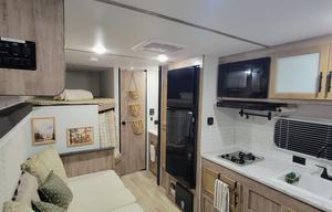 2025 Gulf Stream Enlighten 25