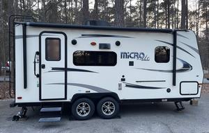 Flagstaff Micro Lite 21FBRS- Perfect Couples Rig!