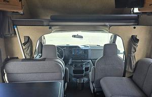 Thor Majestic 28' Motorhome - Class C RV
