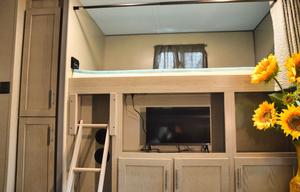 2022 Coachmen RV Catalina Legacy 323BHDSCK RV rental photo 17