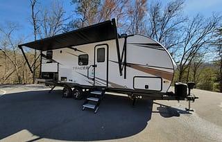 Full bunks★SLIDEOUT ★NEW★outdoor kitchen