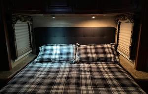 2011 Four Winds RV Windsport 32V HAL1806
