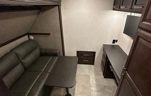 Glamping at its finest! Jayco Luxury sleeps 9!