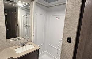 Spacious Minnie Winnie 31H – Perfect for Families