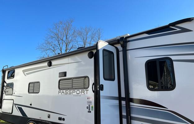 2022 Passport SL 282QB RV rental photo 1