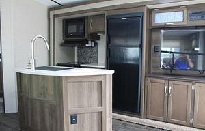 2019 Keystone RV Premier Ultra Lite 34BIPR RV rental photo 6