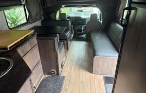 2020 Minnie Winnie 31G RV rental photo 7