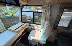 34’ Windsong RV – Low Miles, Sleeps 7