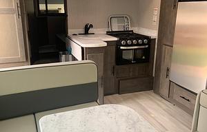 2022 Coachmen Leprechaun 260DS Ford 450, Sleeps 8