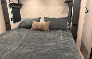 Spacious Family Friendly Luxury 5th Wheel 2BR/2BA