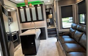 2020 Momentum M-Class 351M RV rental photo 7