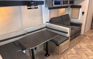 2023 Palomino Puma 28BHSS RV rental photo 8