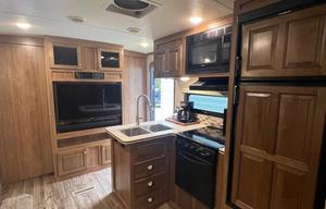 Great Family Friendly Camper With Bunkroom