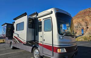 2011 Monaco Knight 36 PFT
