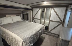 2021 Forest River RV Salem Hemisphere 372RD RV rental photo 12