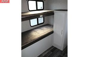 2019 Keystone RV Premier Ultra Lite 34BIPR RV rental photo 4