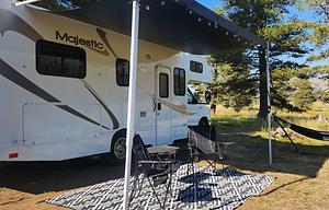 Cute Cozy Camper!