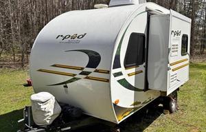 Rpod M177 19 ft Ultra Light Camper