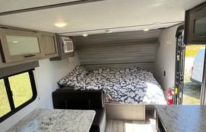 2024 Colm 2024 B17 RV rental photo 4