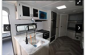 Brand New 2022 EAST AND WEST Della Terra 271BH