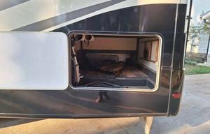 2014 Georgetown 351DSF RV rental photo 10